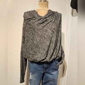 Womans Maurices XXL sweater shirt.
